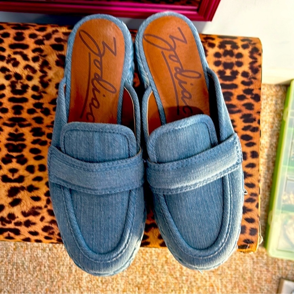 Zodiac “Giselle” Women’s Platform Mules in Denim Blue